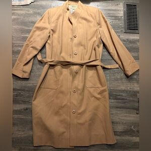 Vintage 100 wool button up trench coat with tie. Woman’s size 8